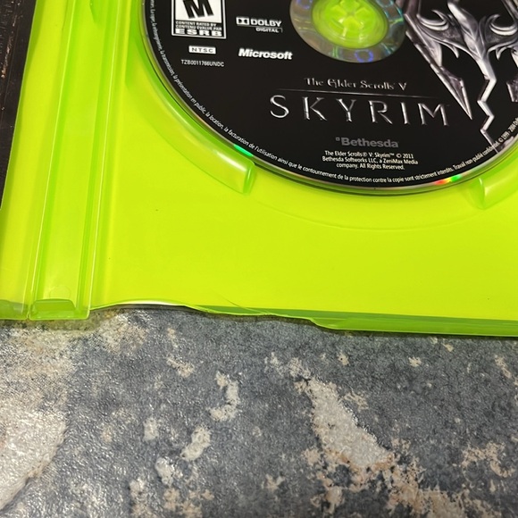 5 for $40 - The Elder Scrolls V: Skyrim for Xbox 360 - Picture 4 of 5